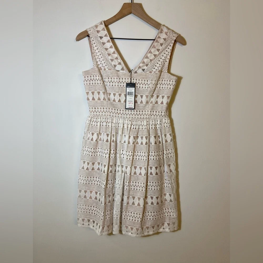 $268 New BCBGMaxazria Camielle Dress Mini Sleeveless Off White Sz 2 - Picture 2 of 7